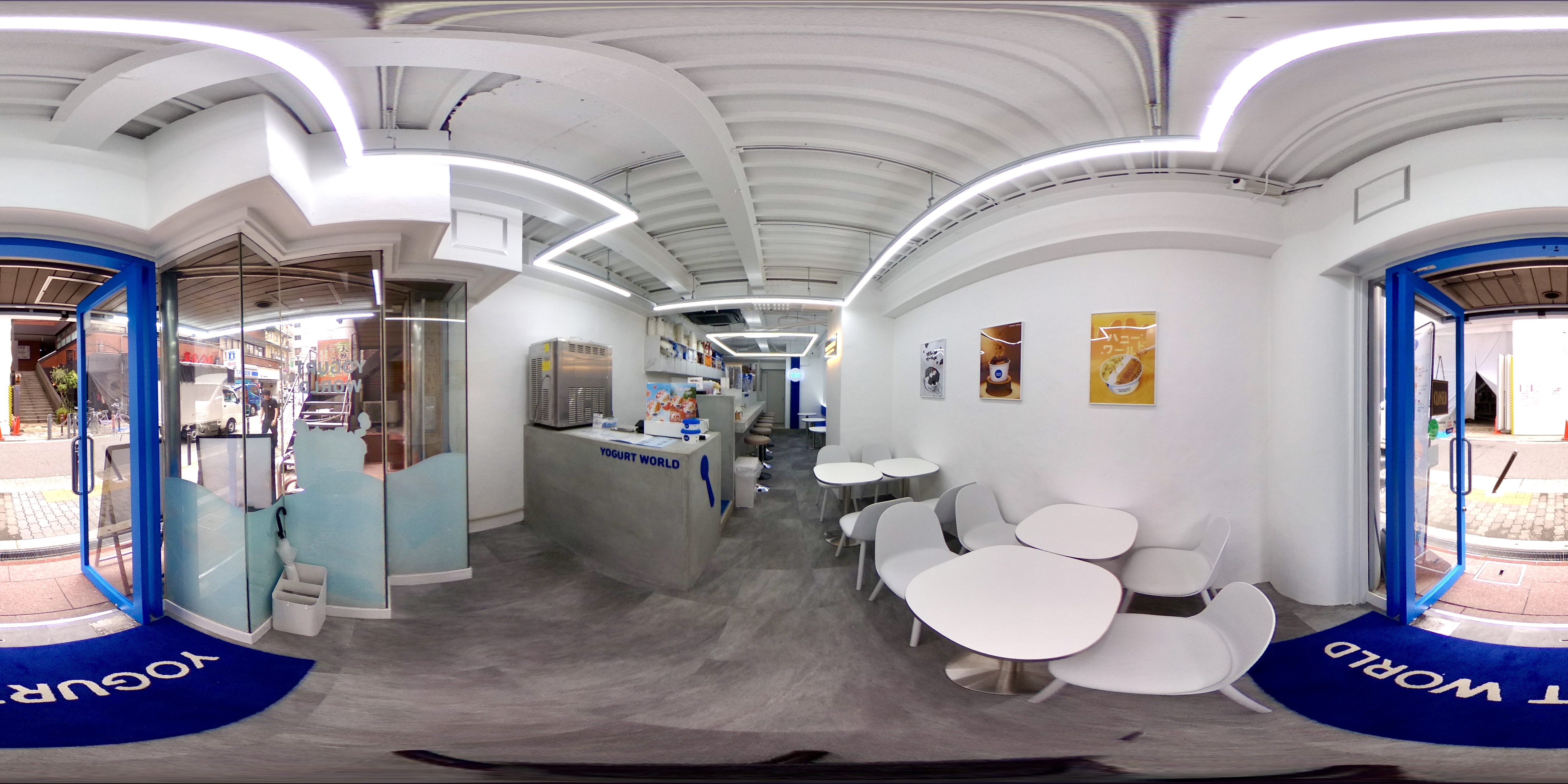 YOGURT WORLD アメ村店で実際に撮影した360度の店内写真